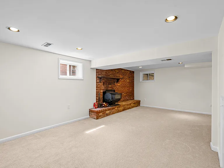 6510 100th Ave — Photo 17
