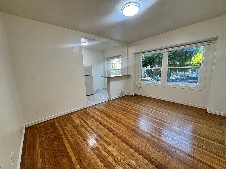 530 Grove St #1 — Photo 4