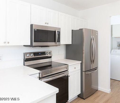 3rd image of 385 Young St