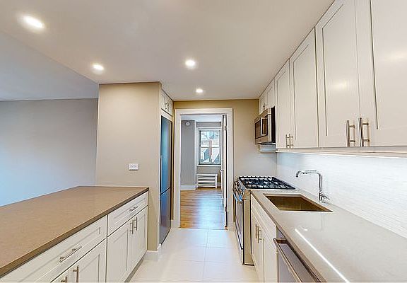 4th image of 40 Harrison St #404J