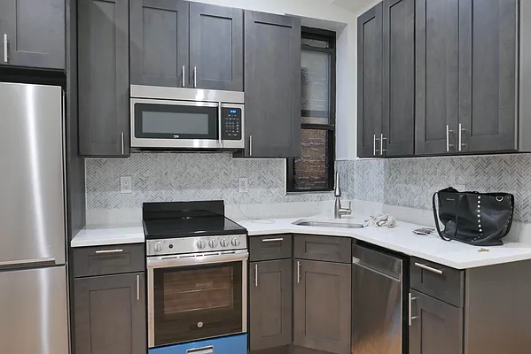 Rented by Urban Real Estate Property Group Inc | media 7