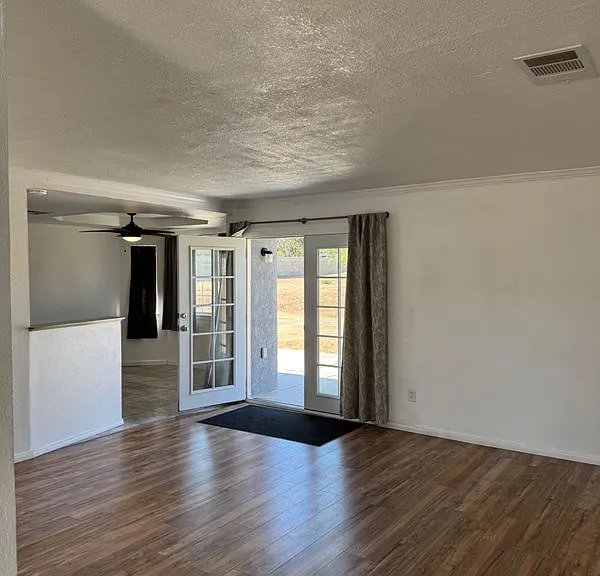18063 Catalpa St — Photo 5