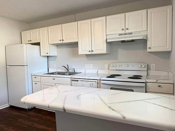 2nd image of 4150 Horseshoe Rd N