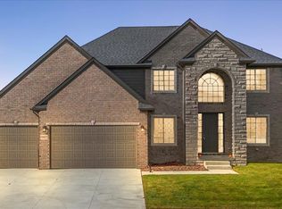 50437 Mistwood Dr, Macomb, MI 48042