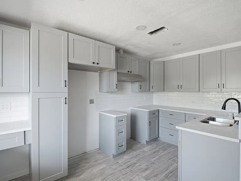 115 N San Remo Ave #7 — Photo 3