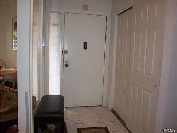 3rd image of 467 Martling Ave #467