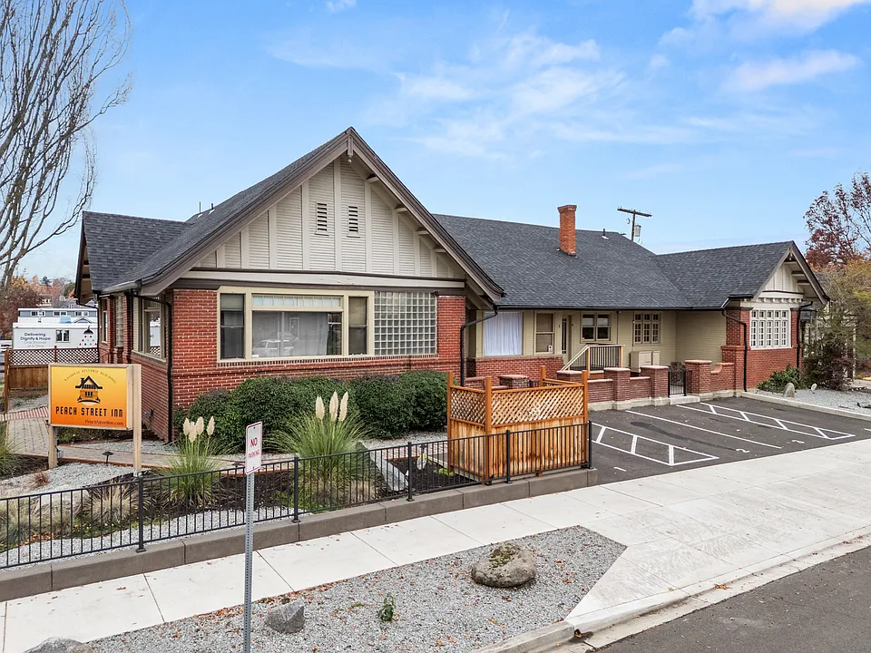 11 N Peach St #6