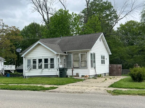 706 N Cross St, Robinson, IL 62454