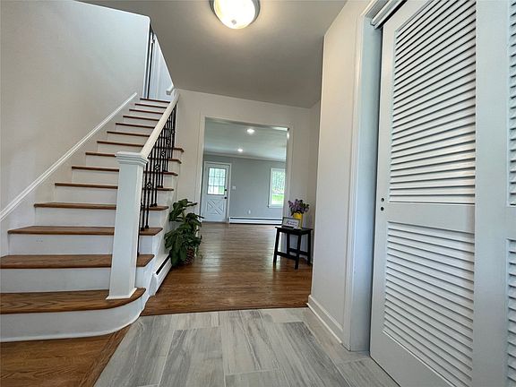 4th image of 18 Deerfield Dr