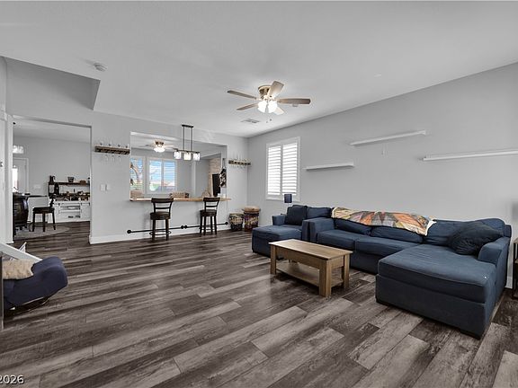 4th image of 1134 Blitzen Dr