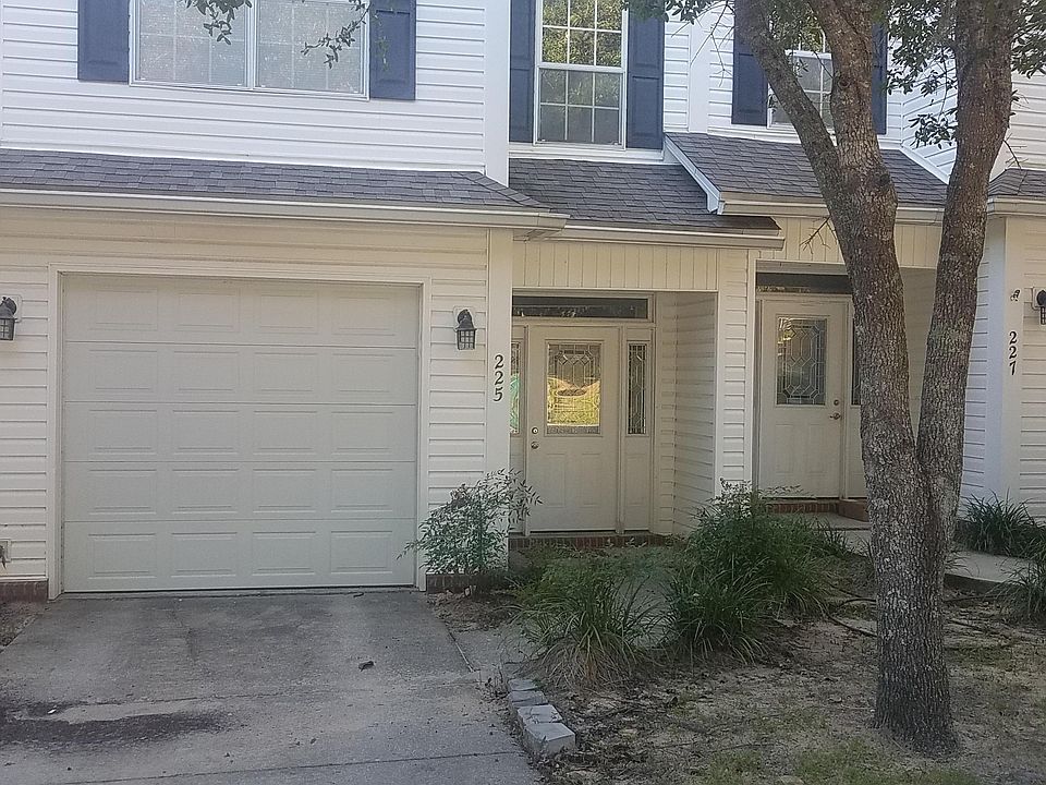 1st image of 225 Evans Ave