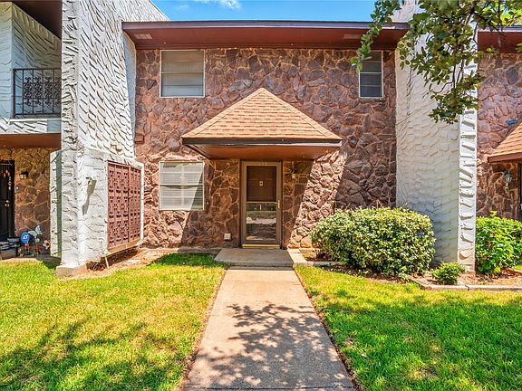 2nd image of 1719 E Grauwyler Rd APT 103