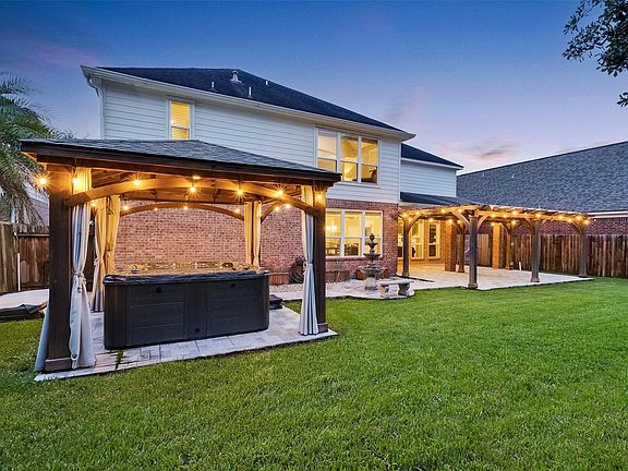 5th image of 2315 Centerbrook Ln
