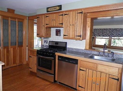4th image of 20 Oneida Ave