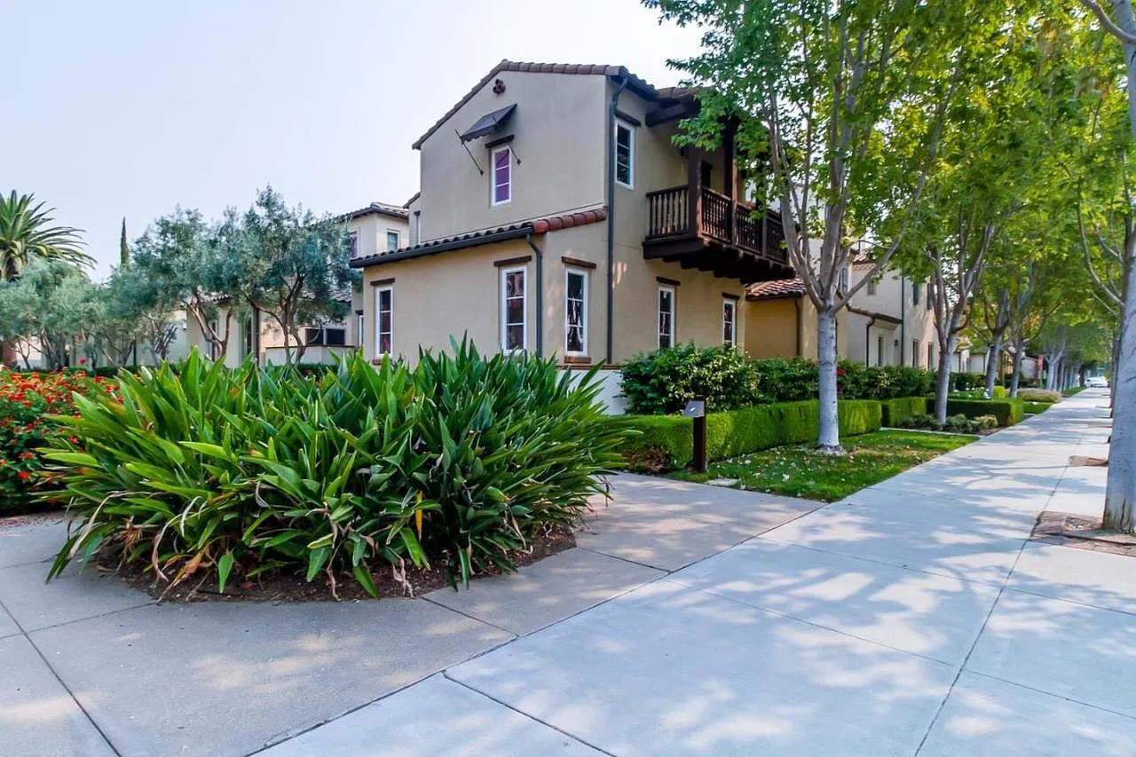 1190 Campbell Ave — Photo 4