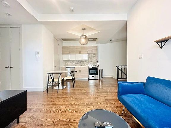3rd image of 1718 Summerfield St #2