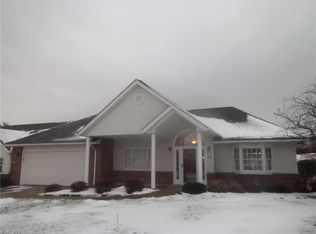 1135 Sterling Oaks Dr, Wadsworth, OH 44281