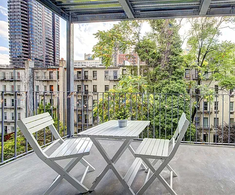 Rented by Town Residential | media 2