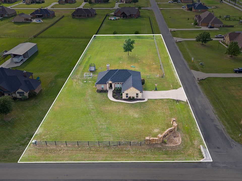 1st image of 101 Eagles Crest Ln