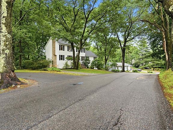5th image of 759 Woodward Rd