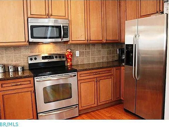 Kitchen closer view