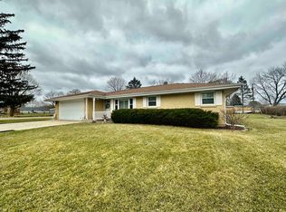 1988 S Bend Rd, Rockford, IL 61109