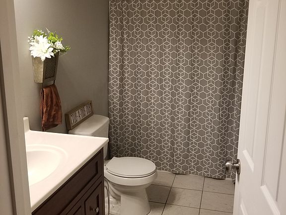 2nd bathroom