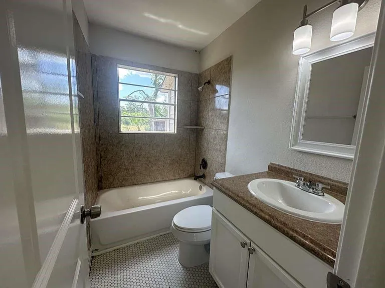 7410 Dallas St — Photo 9