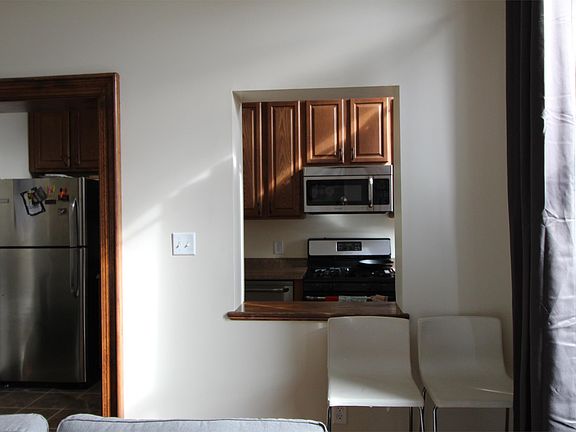 5th image of 102 E North Ave APT 3