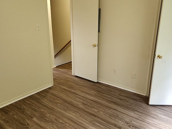 5th image of 5709 Redstone Dr #B