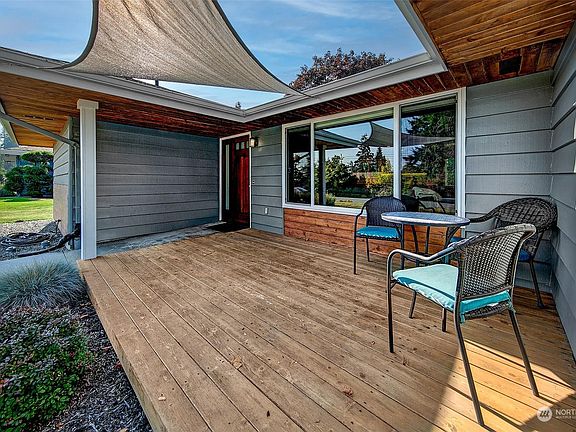 3rd image of 9000 Cascadia Ave