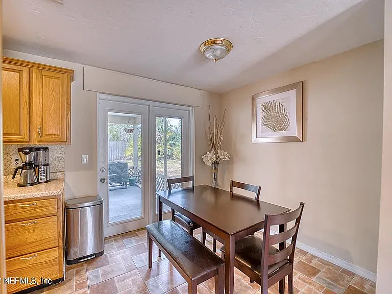 3048 Mangrove Ave — Photo 4