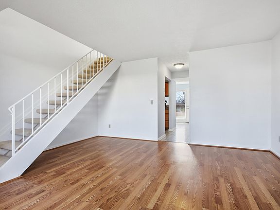 4th image of 615 Villa Rd APT B
