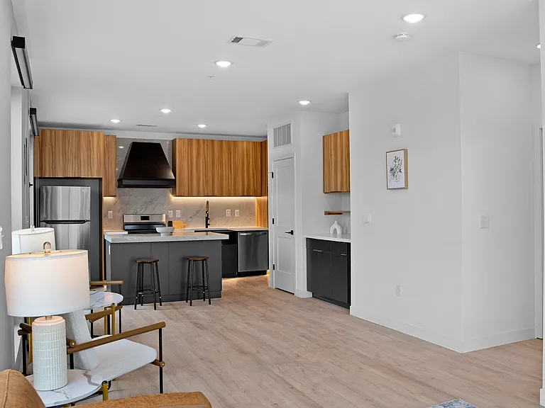 1827 Washington St #301 — Photo 7