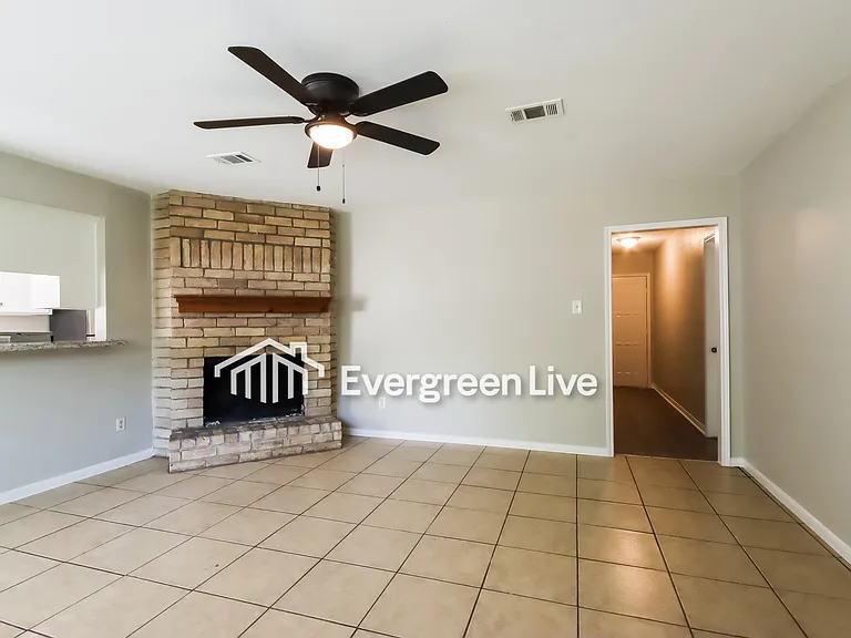17311 Baronshire Dr — Photo 4