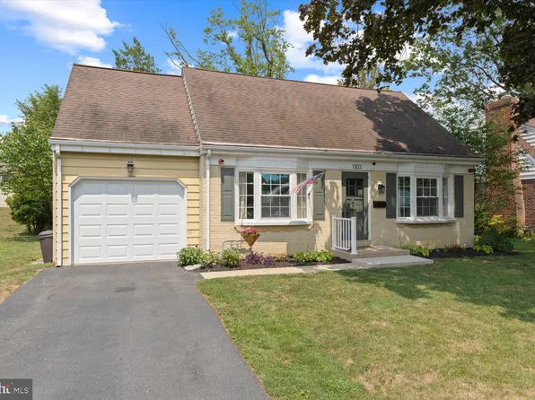 1303 Meadowcreek Ln, Lancaster, PA 17603