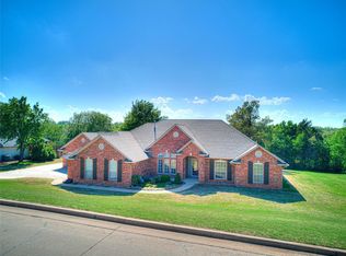 309 Buckboard Ln, Midwest City, OK 73130