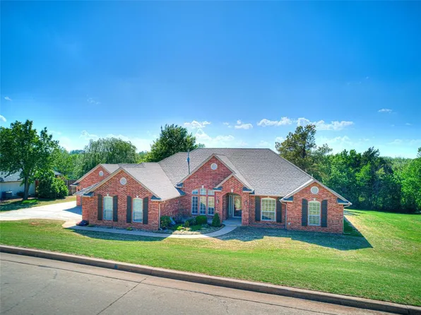 309 Buckboard Ln, Midwest City, OK 73130