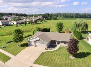 4403 Red Oak Dr, Janesville, WI 53546
