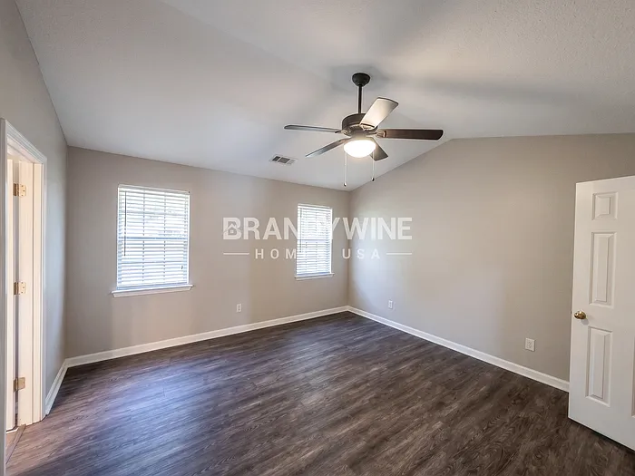 113 Eva Dr — Photo 7