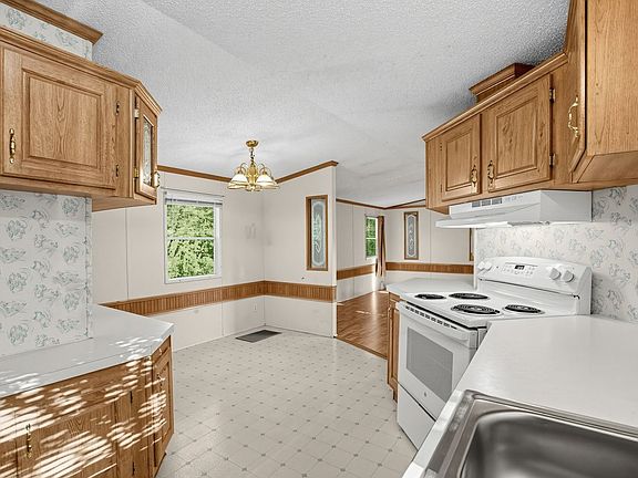 5th image of 24700 Three Notch Rd