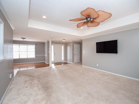 5th image of 372 W Autumn Ridge Rd