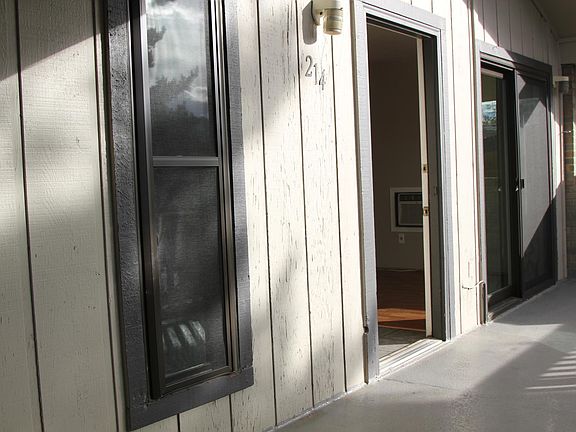 3rd image of 665 Manhattan Dr APT 214