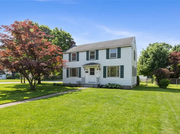 261 Rogers Pkwy, Rochester, NY 14617