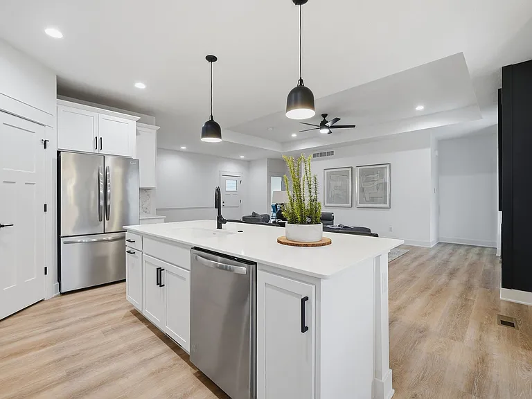 8600 50th Ct — Photo 13