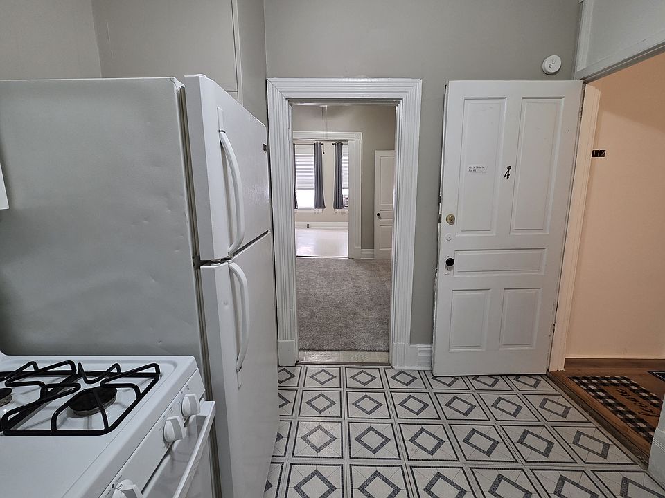 1st image of 118 S Main St APT 4