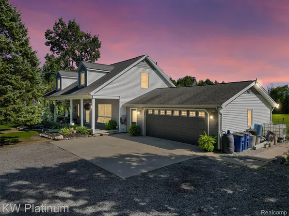 5907 Springborn Rd, China, MI 48054