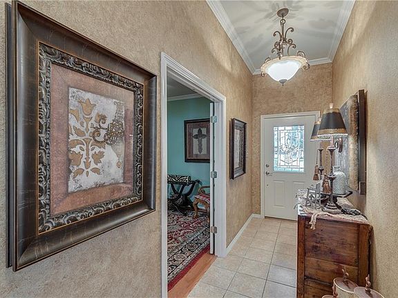 4th image of 709 Stribling Dr