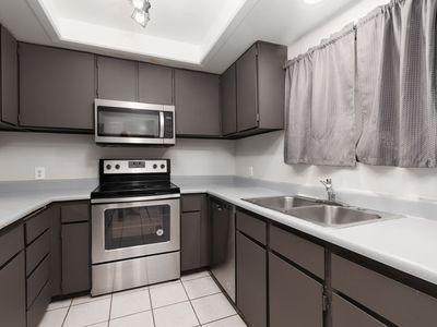 1676 Jupiter Ct APT B, Las Vegas, NV, 89119