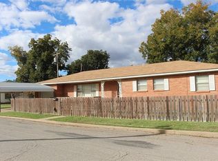 225 E Harrison St, Mangum, OK 73554
